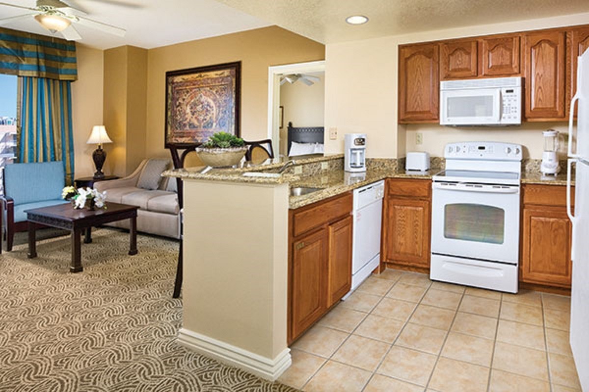 Vegas Fun!! 5 nights in a 2 Bedroom Deluxe at Wyndham Grand Desert 6/3-6/8