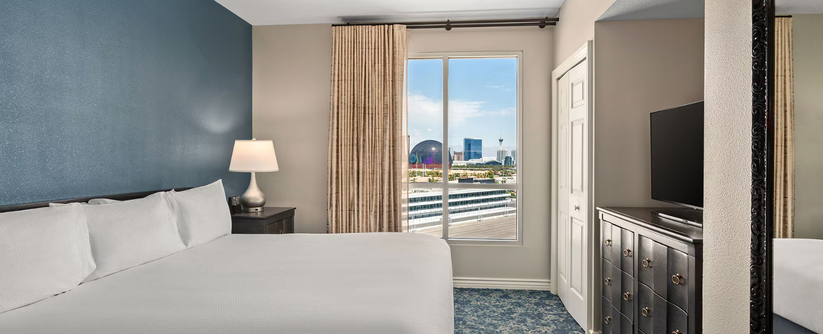 Vegas Fun!! 5 nights in a 2 Bedroom Deluxe at Wyndham Grand Desert 6/3-6/8