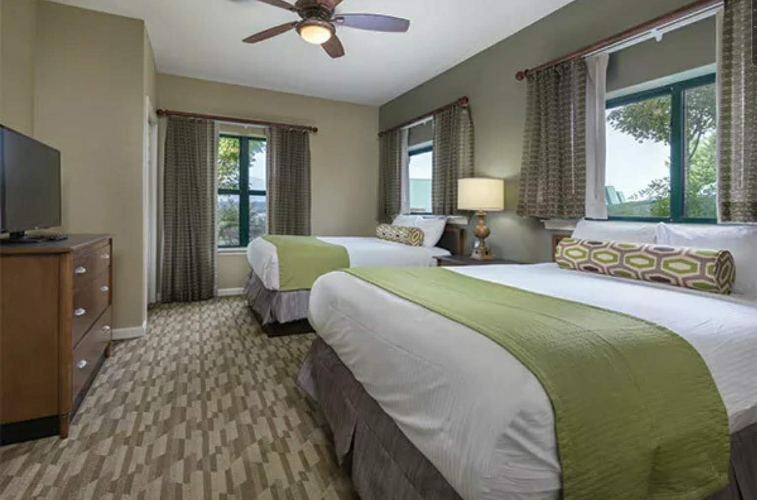 Sevierville, TN,Wyndham Smoky Mountains, 2 Bedroom Deluxe EASTER WEEK April 1-6