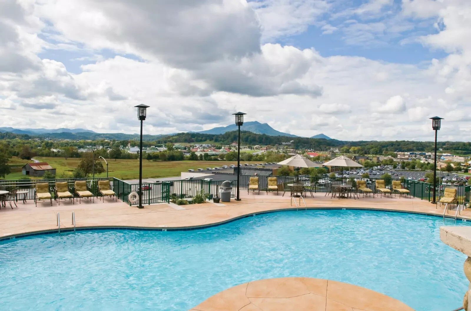 Wyndham Smoky Mountains ~ Sevierville ~ 2BR/Sleeps 8 ~ 7Nts NOV/DEC 2026