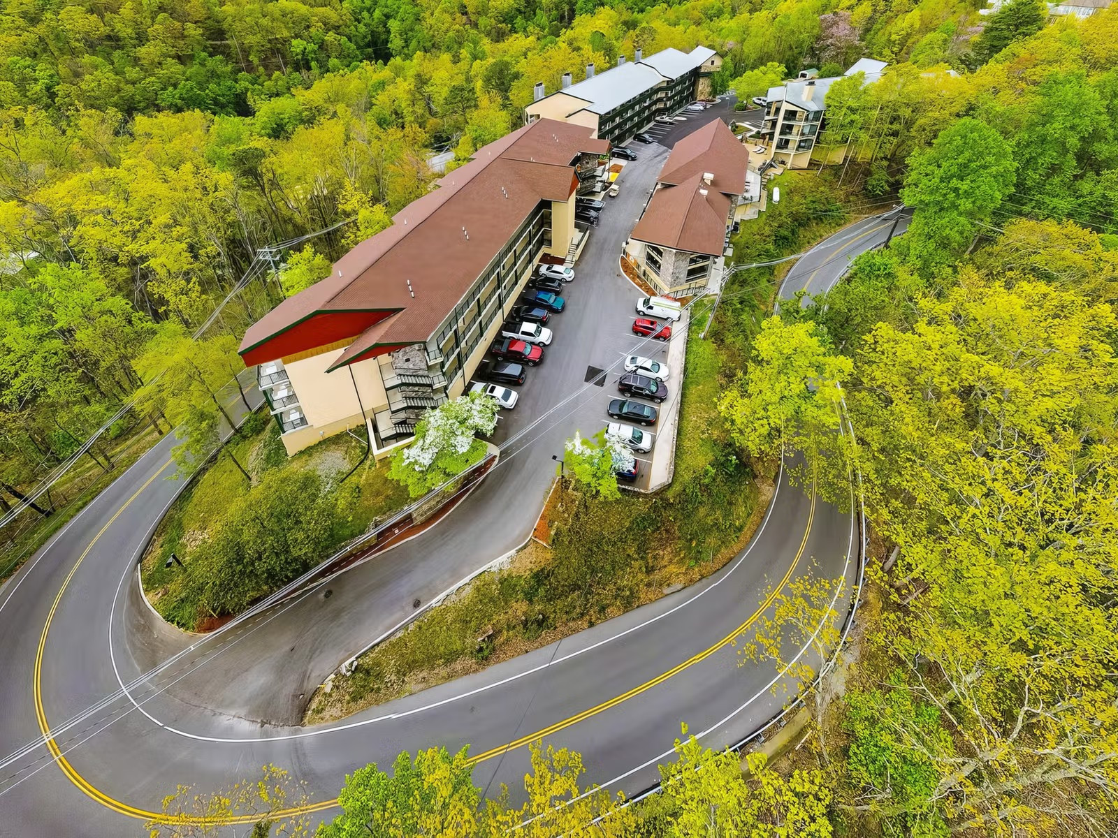 JUNE WEEKS -Laurel Point Resort Smoky Mountains!~ Gatlinburg, TN 2BR/SLPS 6