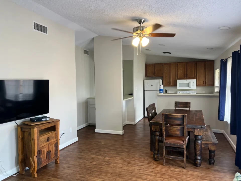 NOV 20-27~The Shores at Lake Travis Resort~2 BR VILLAS, TEXAS