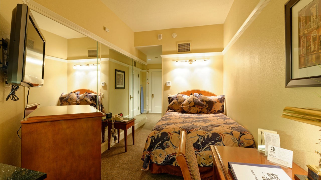 Comic Con rental, Gaslamp Plaza Suites San Diego, July 23-26, 2BR sleeps 6