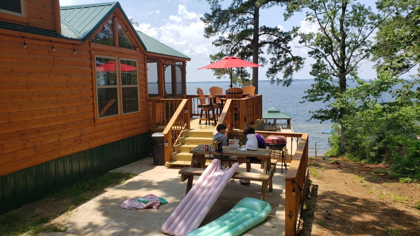 Toledo Bend Lakefront Vacation Rental Cabin – Boathouse, Sunsets, Water Sports