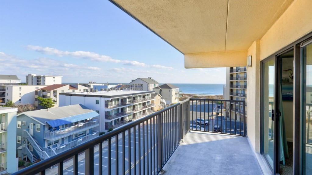 ****** Ocean Time Resort ******* $425.00 ****** 2 minute walk to the BEACH *****