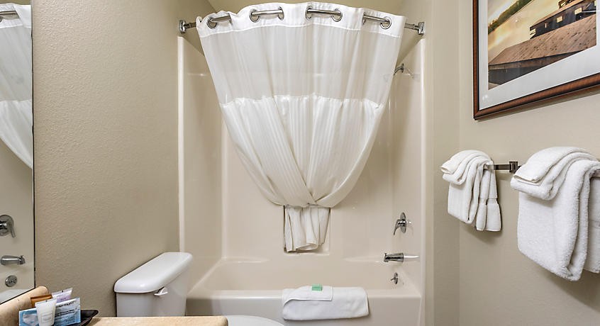The Falls Village ~ Branson, MO ~ Studio/Sleeps 4 ~ 3Nts 12/24/25-12/27/25