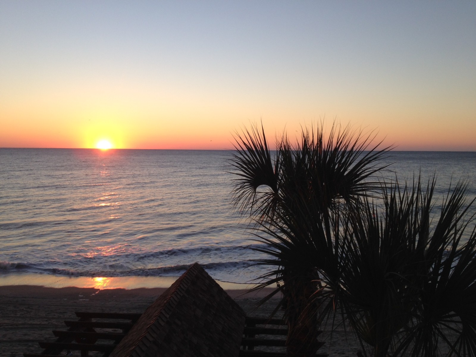 Ocean Front Myrtle Beach Area (Garden City Beach) Condo w/ 2 pools, Washer/Dryer