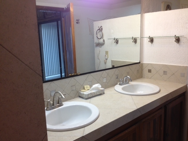 Cabo San Lucas Mexico Condo 2 bed 2 bath 1 Block Mendano Beach Walk Everywhere!
