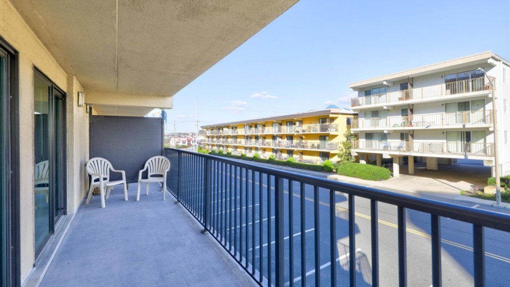 ****** Ocean Time Resort ******* $425.00 ****** 2 minute walk to the BEACH *****