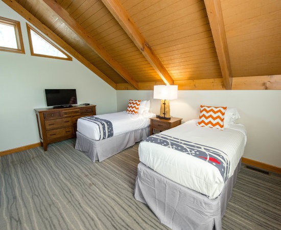 7 nights Mountainloft 2BR+Loft 2BA Sleeps 10 Dec 12-19, 2026 in Gatlinburg, TN