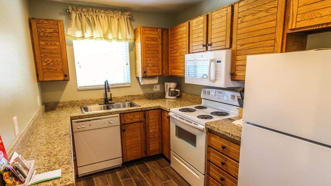 Dec 25 to Jan 1, Skiers Lodge Resort, Park City, Sleeps 4!