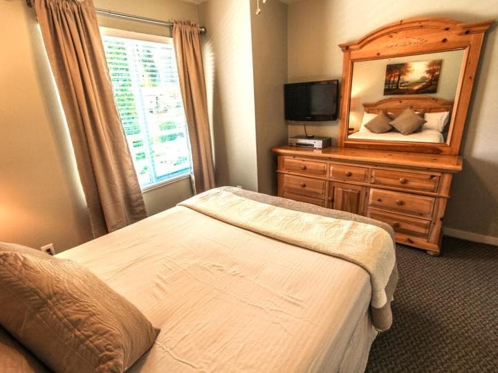 Dec 25 to Jan 1, Skiers Lodge Resort, Park City, Sleeps 4!