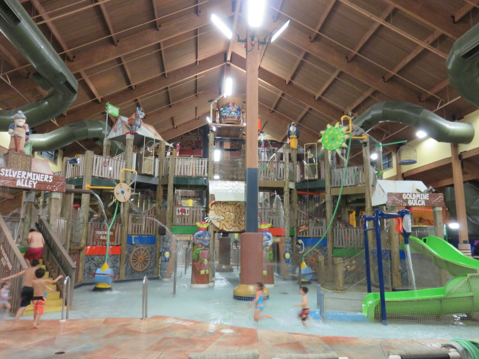 Wyndham Glacier Canyon, Wisc Dells, 4BR presidential, 3nts, April 21-24