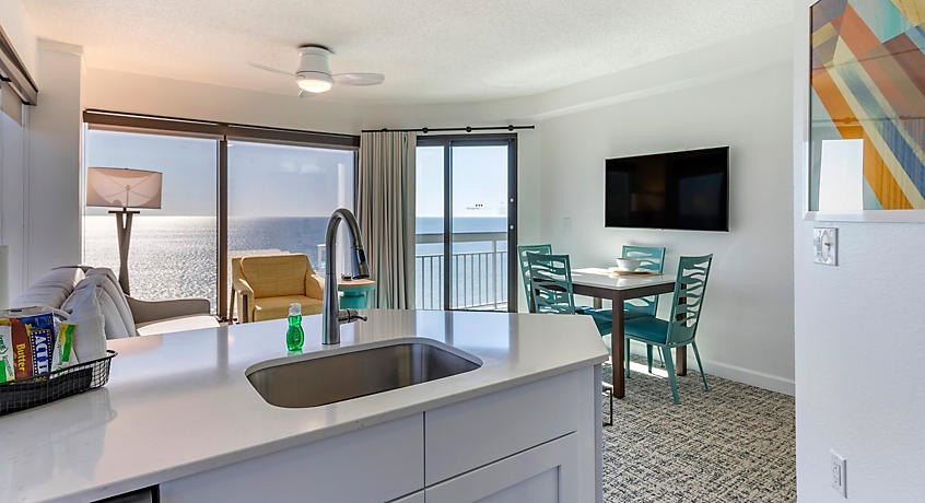 Myrtle Beach SeaGlass Tower Oceanfront Condo 1BR Deluxe Jul 5-9 2026 (4 Avail)