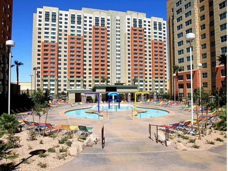 SEPTEMBER 18-25 WEEK~ Grandview at Las Vegas Resor~Vegas~2 UNITS A/B SLPS 8