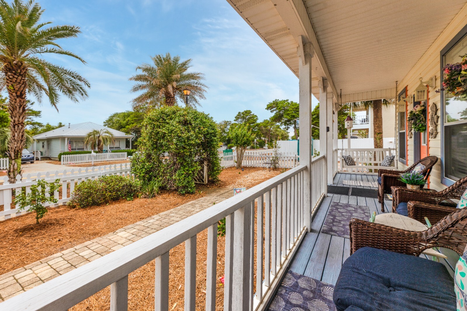 Vacation Rentals Destin FL3 bed, 2 bath private pool golf cart 2 blocks to beach