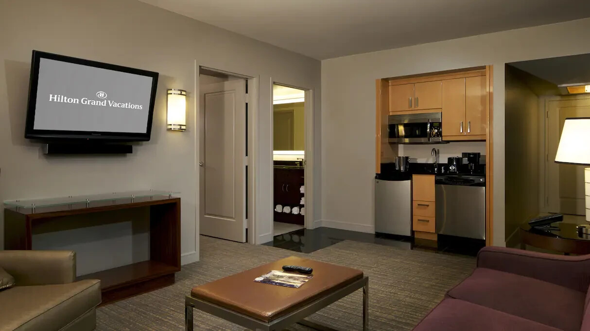 Hilton Elara Las Vegas 4BR PENTHOUSE 4 NIGHT 2024 EDC CES hotel marriott wyndham